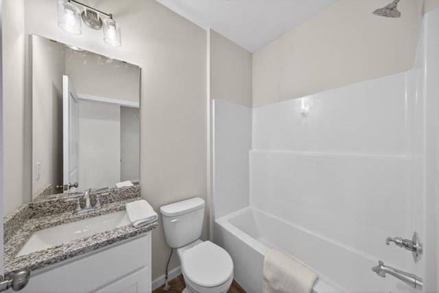 1805 Lynx Place SE, Pine Island, MN 55963