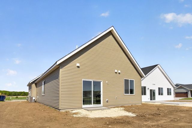 1805 Lynx Place SE, Pine Island, MN 55963