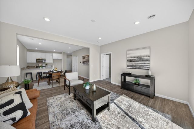 1805 Lynx Place SE, Pine Island, MN 55963