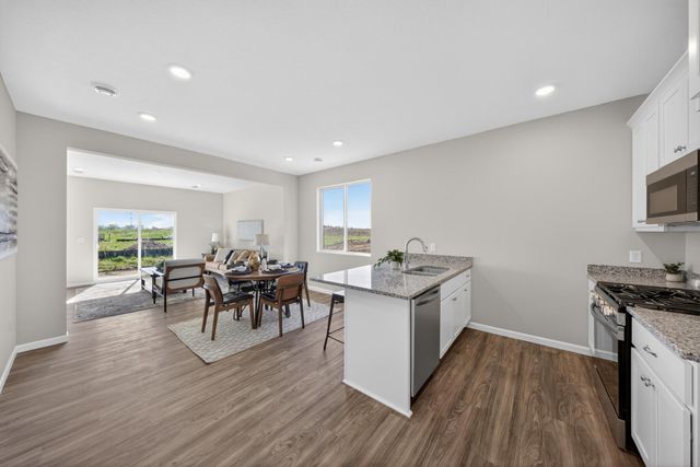 1805 Lynx Place SE, Pine Island, MN 55963