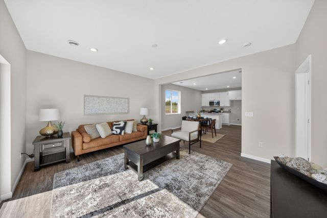 1805 Lynx Place SE, Pine Island, MN 55963
