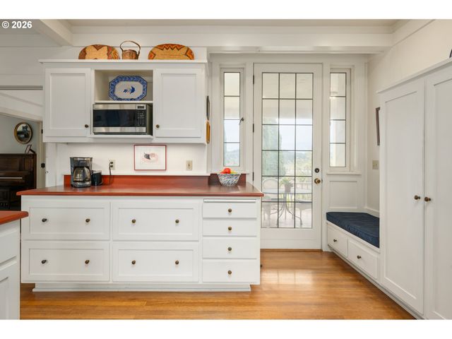 2223 OLIVE St, Eugene, OR 97401