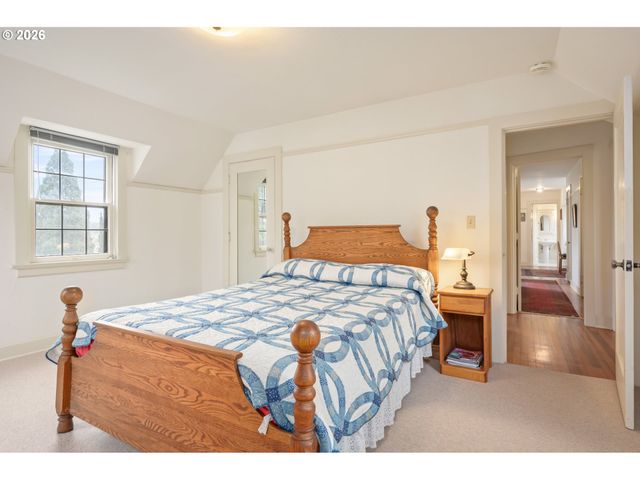 2223 OLIVE St, Eugene, OR 97401