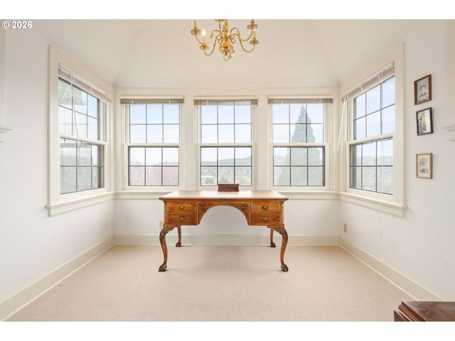 2223 OLIVE St, Eugene, OR 97401