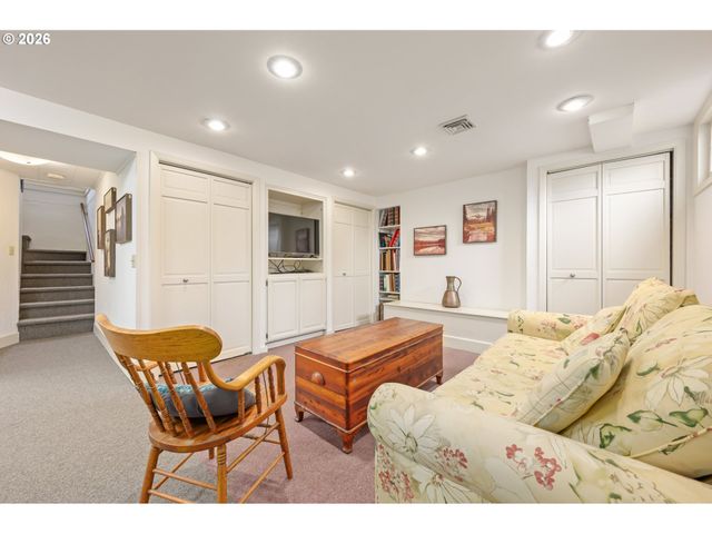 2223 OLIVE St, Eugene, OR 97401