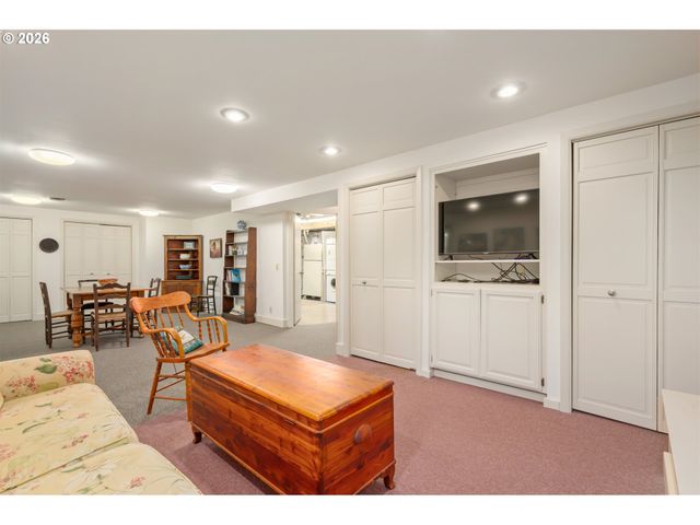 2223 OLIVE St, Eugene, OR 97401