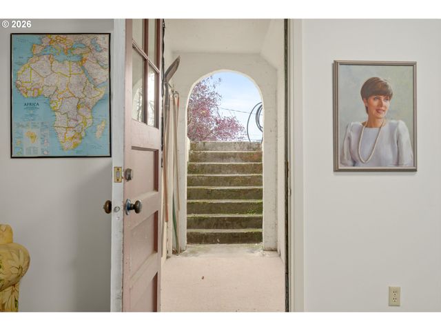 2223 OLIVE St, Eugene, OR 97401