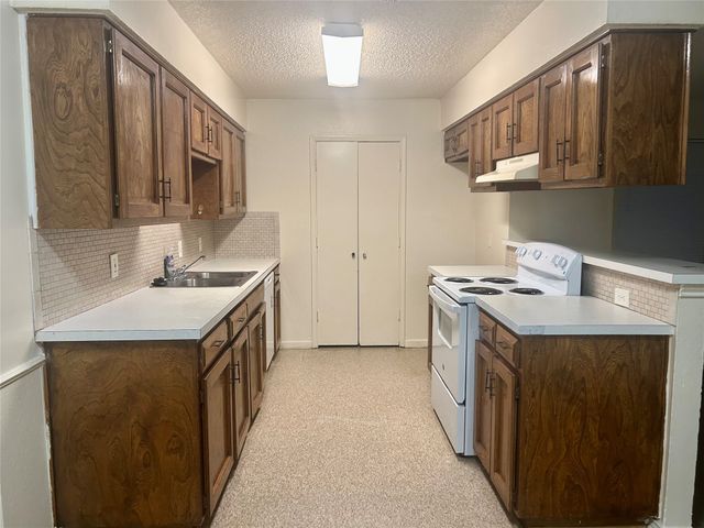 2301 Lido Lane, Arlington, TX 76015