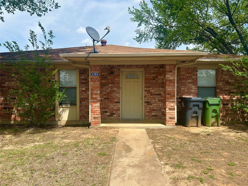 2301 Lido Lane, Arlington, TX 76015