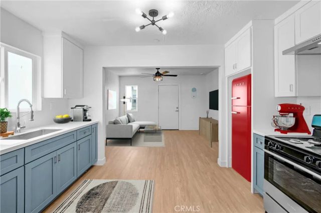 5928 S Hoover Street, Los Angeles, CA 90044