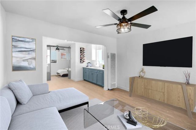 5928 S Hoover Street, Los Angeles, CA 90044
