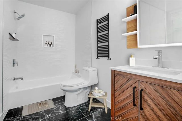 5928 S Hoover Street, Los Angeles, CA 90044