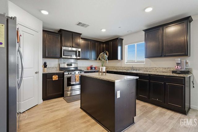 9801 Packwood Drive, Bakersfield, CA 93313