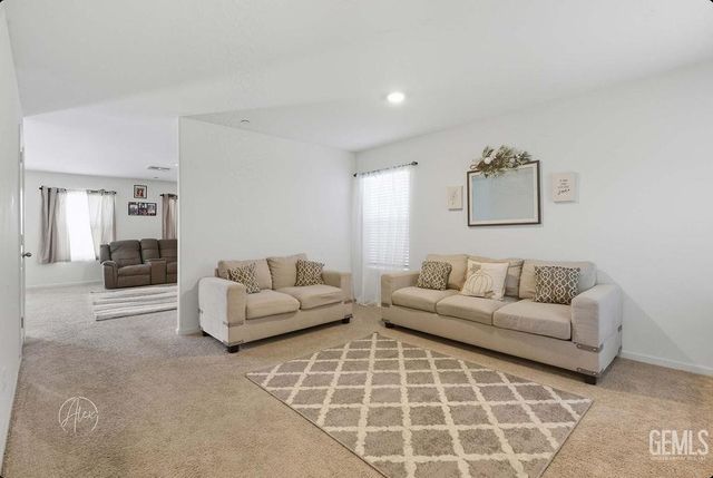 9801 Packwood Drive, Bakersfield, CA 93313