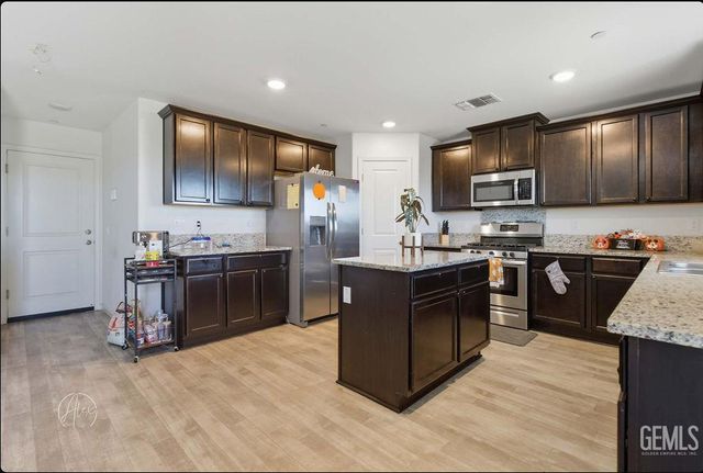 9801 Packwood Drive, Bakersfield, CA 93313