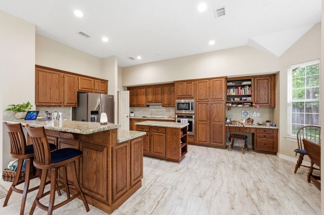 110 S Mill Trace Drive, The Woodlands, TX 77381