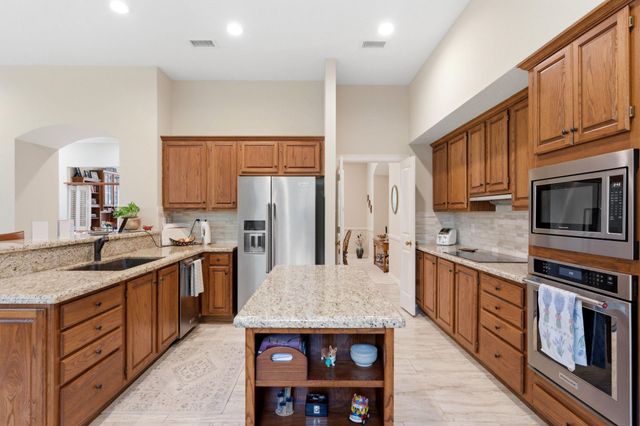 110 S Mill Trace Drive, The Woodlands, TX 77381