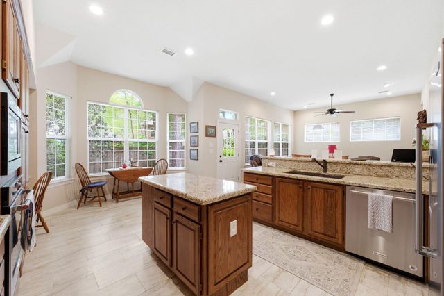 110 S Mill Trace Drive, The Woodlands, TX 77381