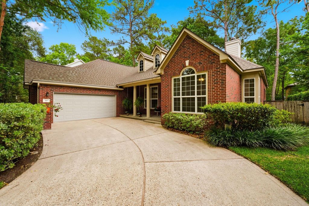 110 S Mill Trace Drive, The Woodlands, TX 77381