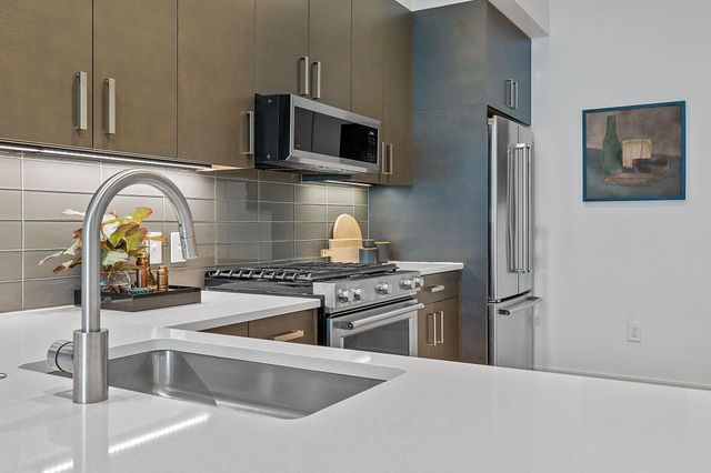 222 West Ave 1005, Austin, TX 78701