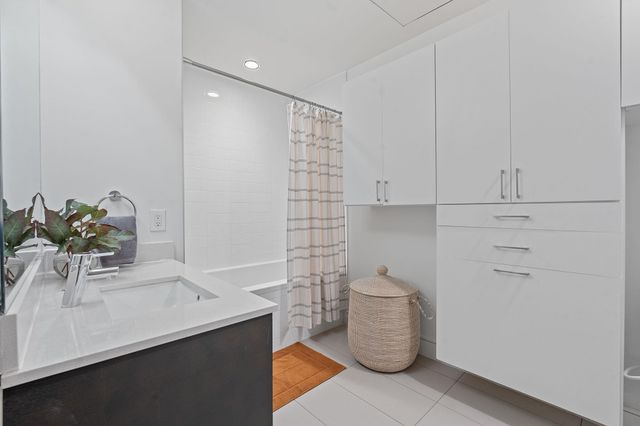 222 West Ave 1005, Austin, TX 78701