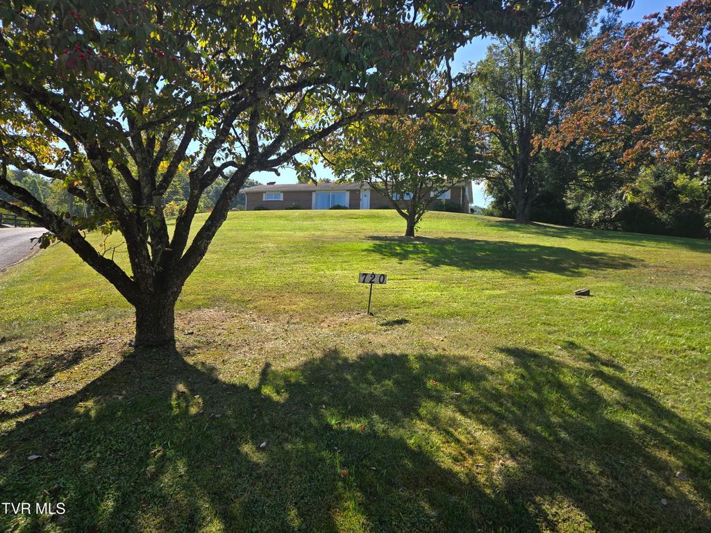 720 North Mohawk Drive, Erwin, TN 37650