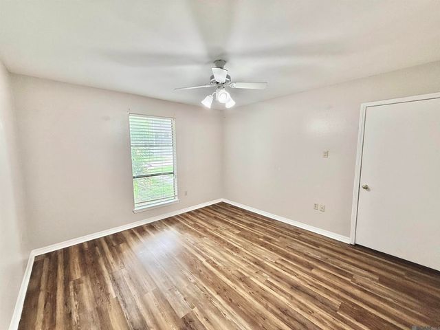 4934 Alvin Dark Ave, Baton Rouge, LA 70820