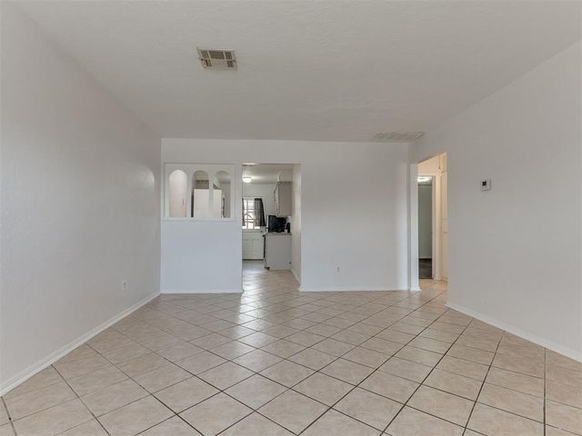 7123 NW 16th Street, Bethany, OK 73008