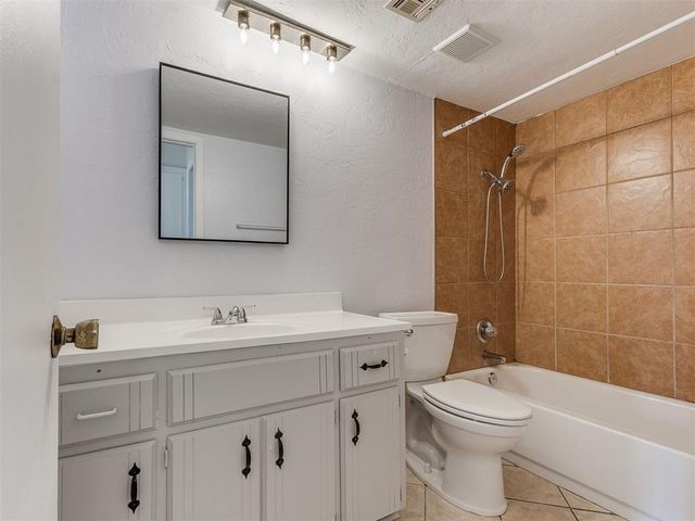 7123 NW 16th Street, Bethany, OK 73008