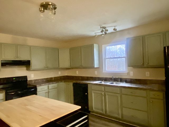 575 Simmons Cemetery Rd, Quebeck, TN 38579