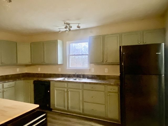 575 Simmons Cemetery Rd, Quebeck, TN 38579