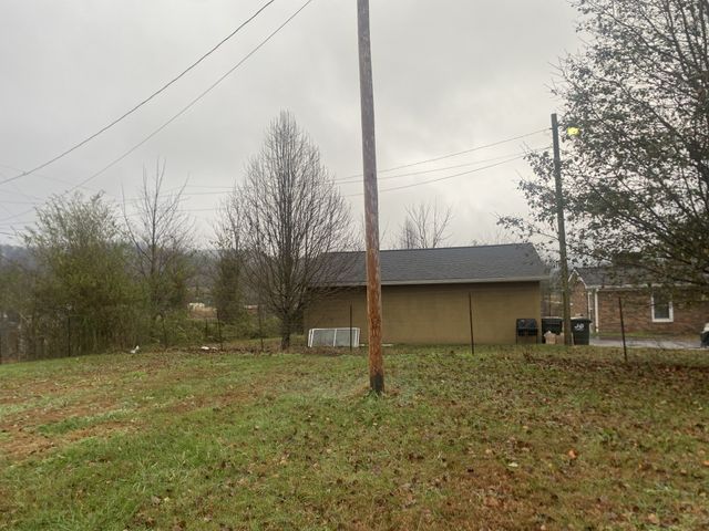 575 Simmons Cemetery Rd, Quebeck, TN 38579