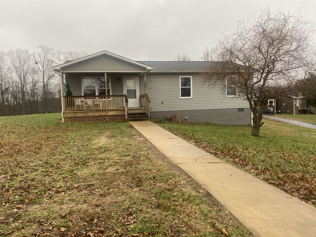 575 Simmons Cemetery Rd, Quebeck, TN 38579