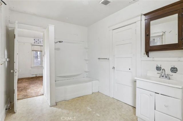 220 S State Street, Hemet, CA 92543