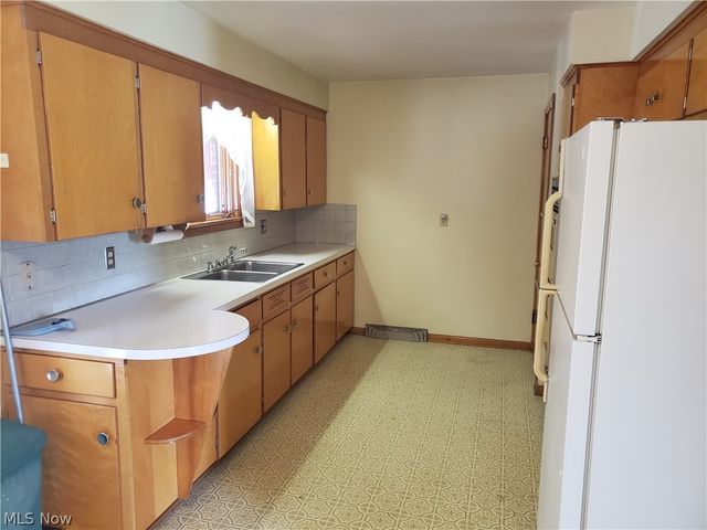 3105 Washington Avenue, Lorain, OH 44052