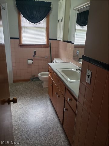 3105 Washington Avenue, Lorain, OH 44052