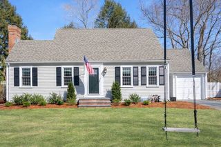 6 Boulder Brook Rd, Wellesley, MA 02481