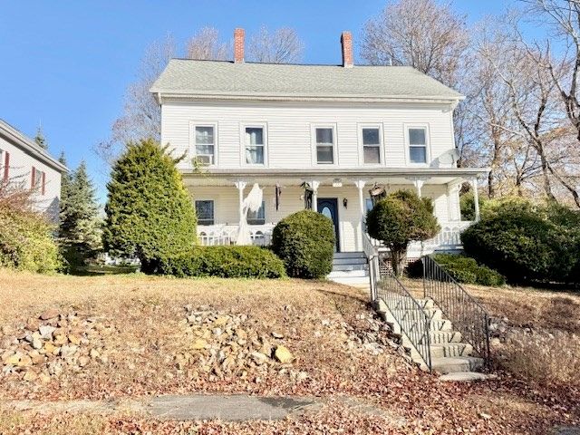 38 Mount Pleasant St, North Brookfield, MA 01535