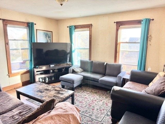 38 Mount Pleasant St, North Brookfield, MA 01535