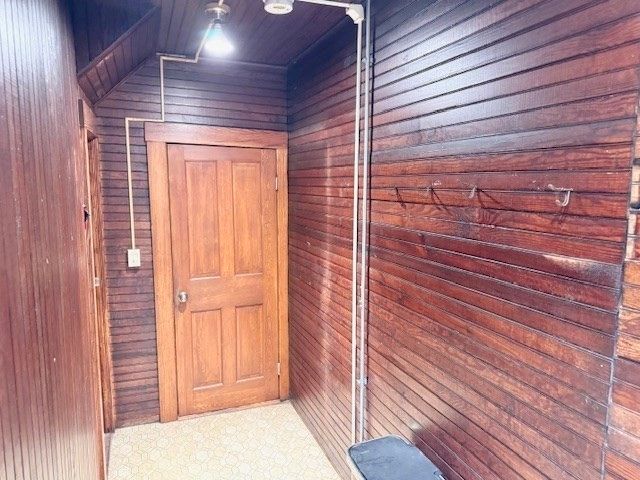 38 Mount Pleasant St, North Brookfield, MA 01535