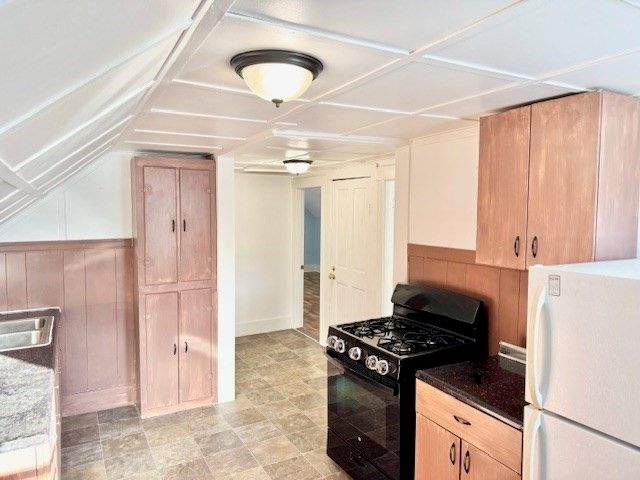 38 Mount Pleasant St, North Brookfield, MA 01535