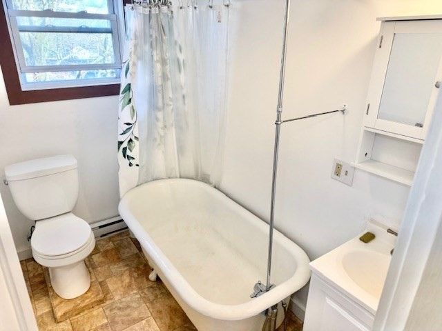 38 Mount Pleasant St, North Brookfield, MA 01535