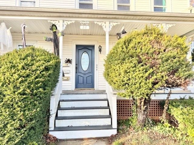 38 Mount Pleasant St, North Brookfield, MA 01535