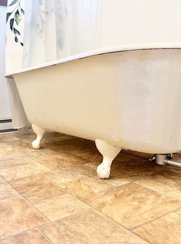 38 Mount Pleasant St, North Brookfield, MA 01535