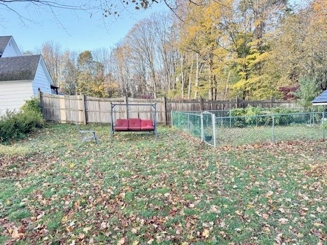 38 Mount Pleasant St, North Brookfield, MA 01535