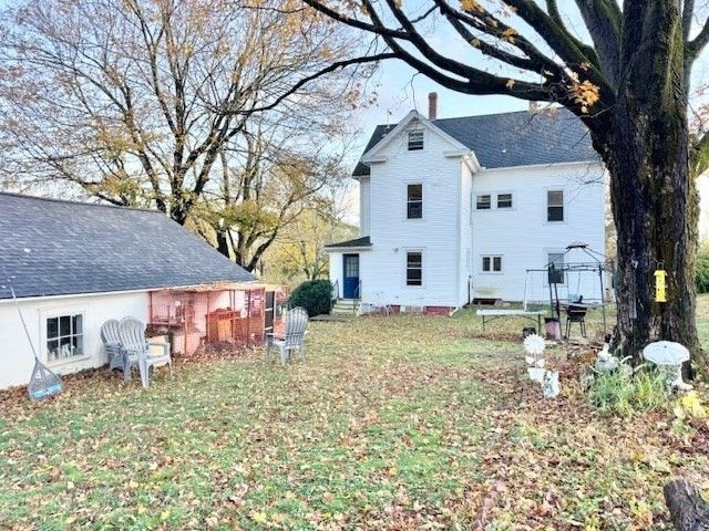 38 Mount Pleasant St, North Brookfield, MA 01535