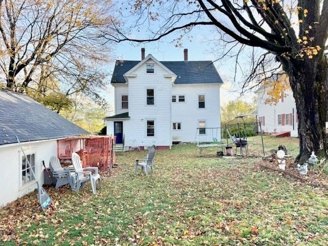 38 Mount Pleasant St, North Brookfield, MA 01535