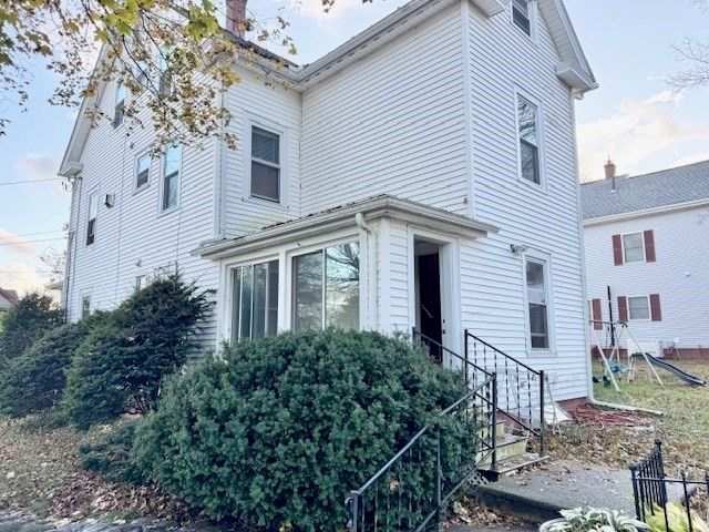 38 Mount Pleasant St, North Brookfield, MA 01535