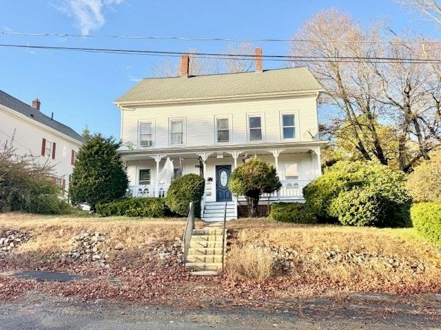 38 Mount Pleasant St, North Brookfield, MA 01535