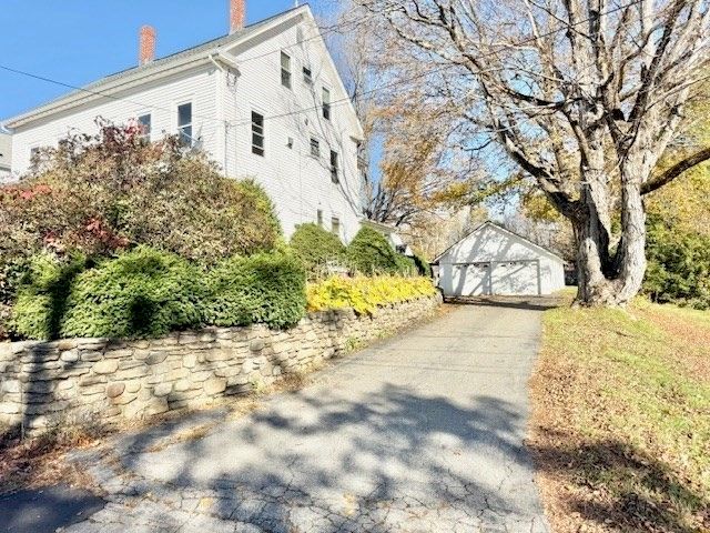 38 Mount Pleasant St, North Brookfield, MA 01535